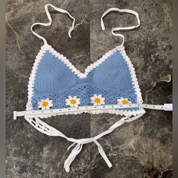 Hand Crochet White And Blue Daisy Top Halter Size Small - Picture 2 of 4